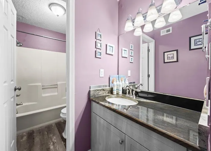 Apartment Regatta 204 C 2bd, 2ba *