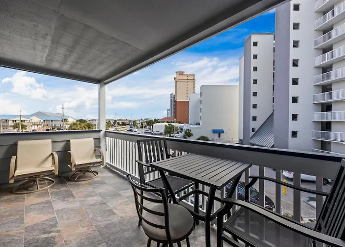 Regatta 204 C 2bd, 2ba Apartment