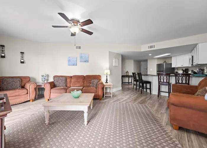 Apartment Regatta 204 C 2bd, 2ba *