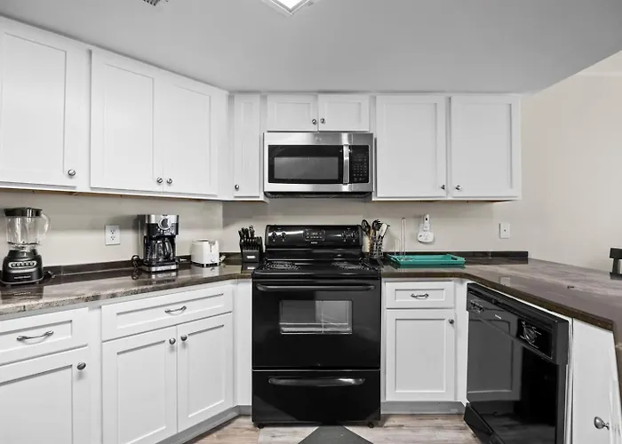 Regatta 204 C 2bd, 2ba Apartment *